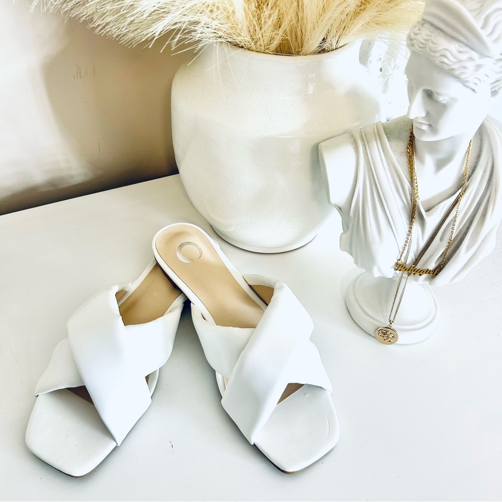 Journee Collection Carlotta Sandal